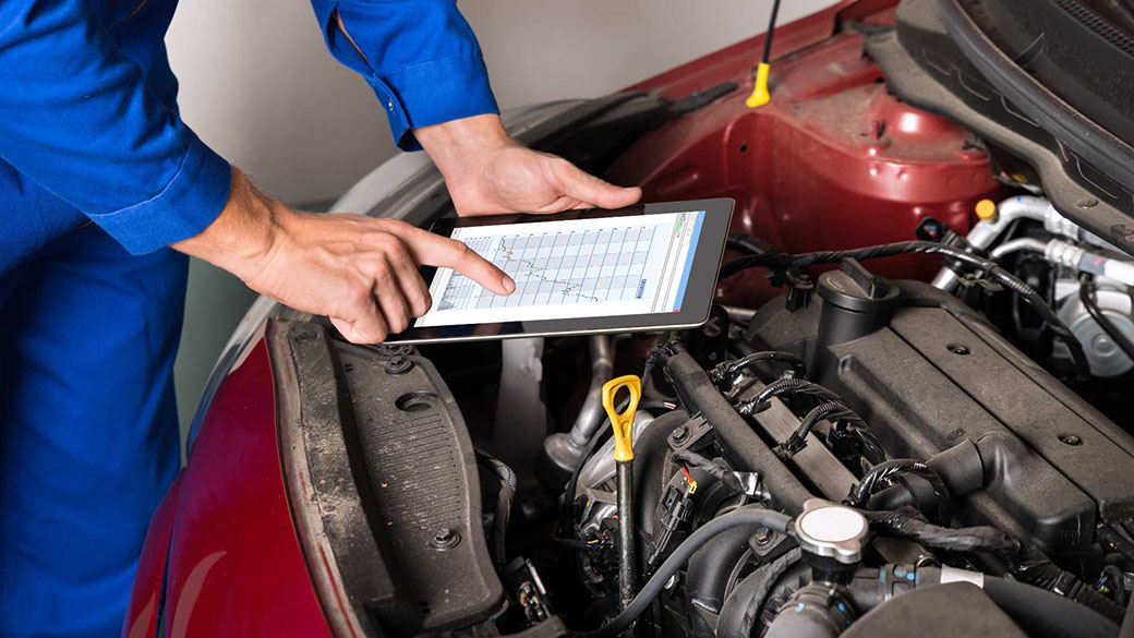 AUTO-Auto-Mechanic-Views-Tablet-0418.jpg